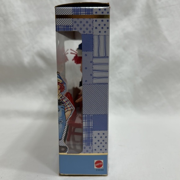 Raggedy Ann & Andy Barbie - Picture 2 of 6